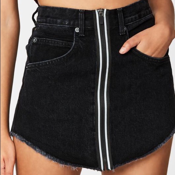 LF Dresses & Skirts - LF Carmar Beatrice skirt